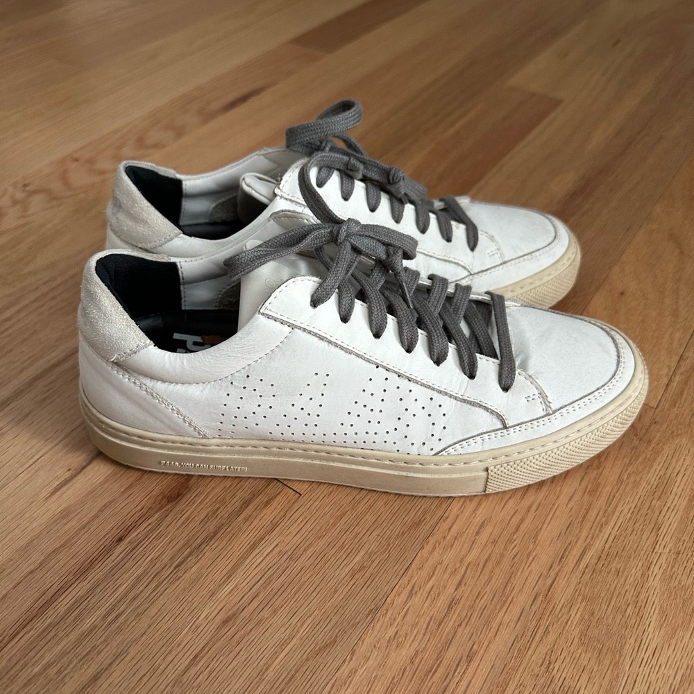 P448 low top white sneaker Size: 39